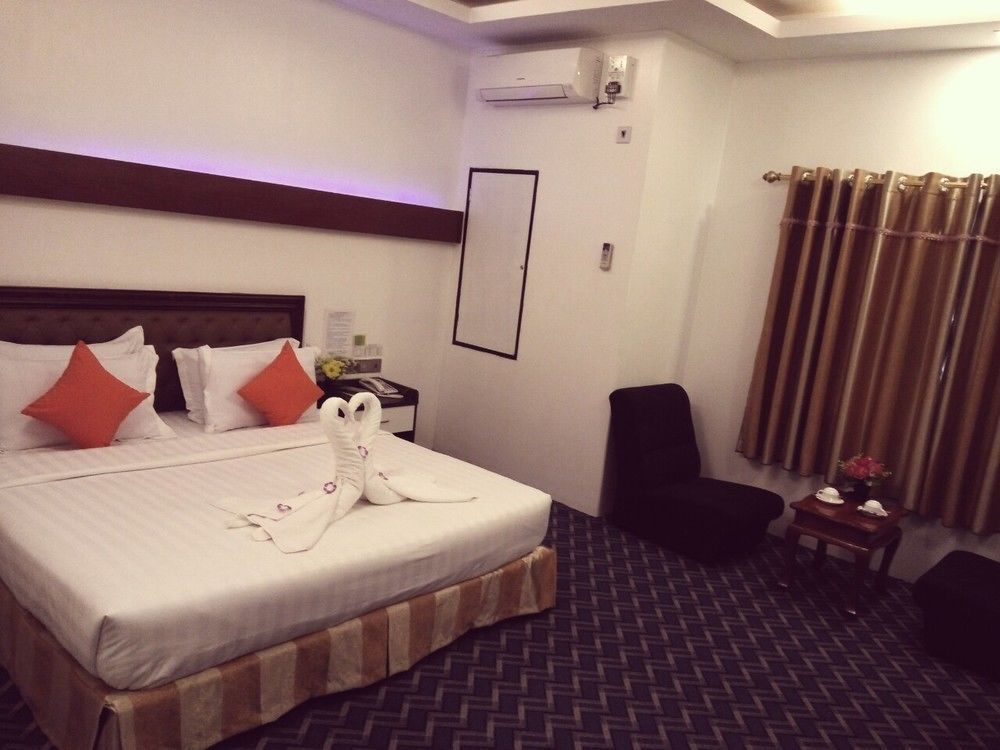 Perfect Hotel Mandalay Exterior foto